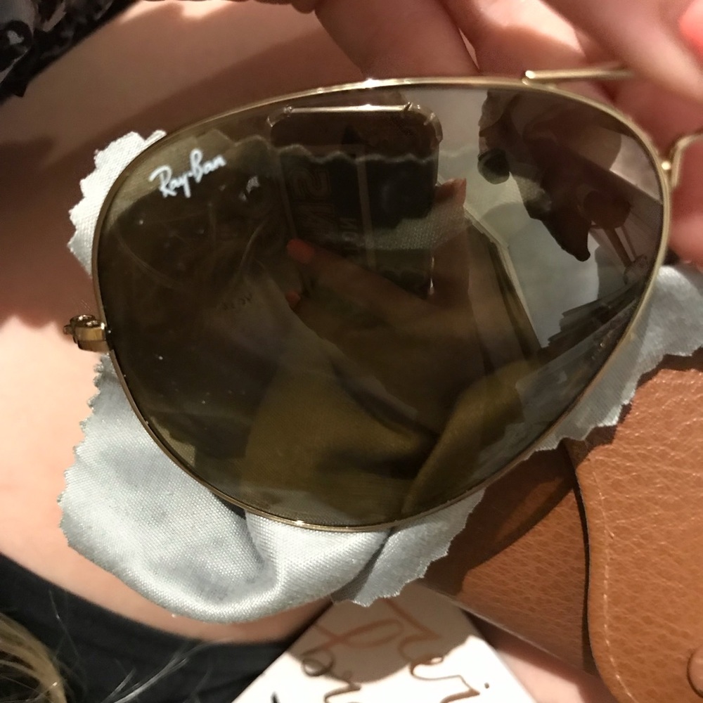 Ray Ban Aviators - Picture 2 of 3